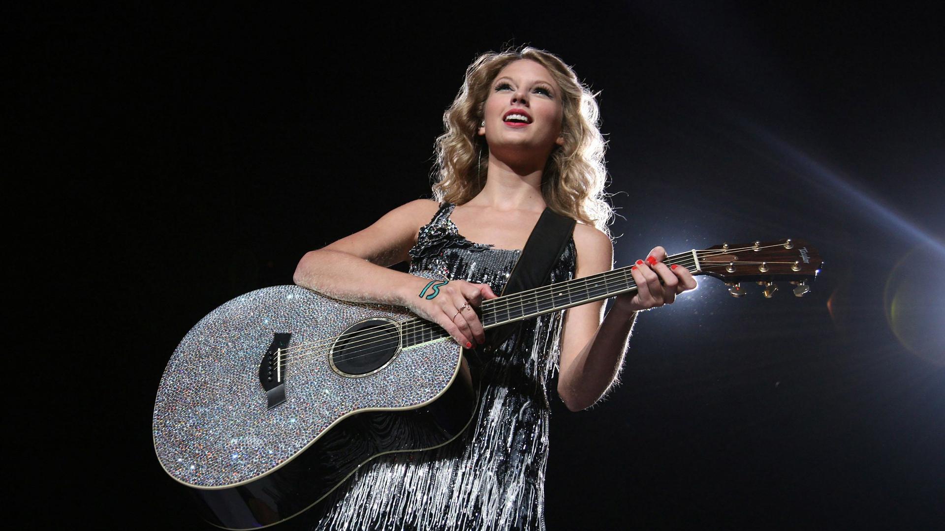 Taylor Swift: Journey to Fearless