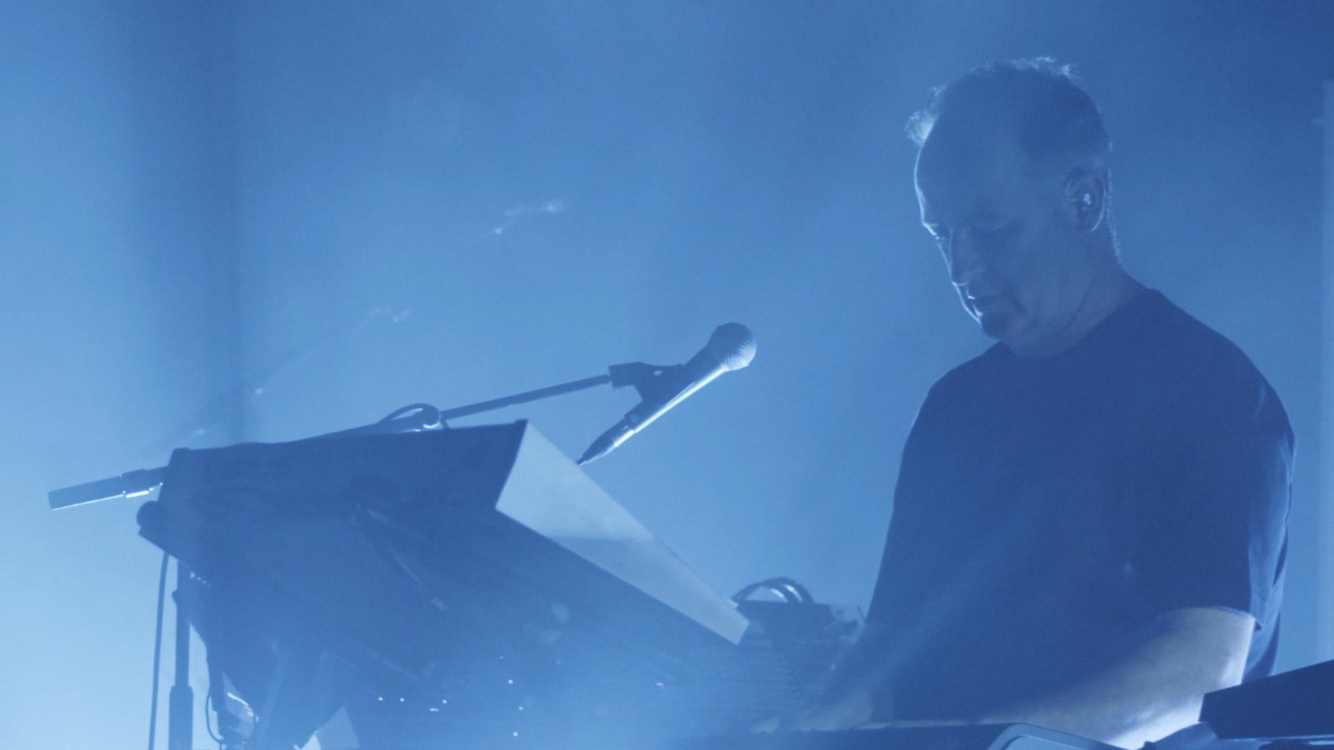 Sasha : re-Fracted : Live
