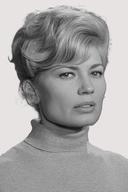 Nadia Sanders